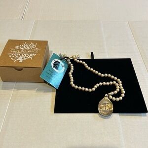 NWT pearl faux necklace with Grits & Grace saying in front removable charm w box